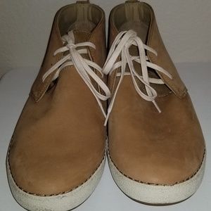 Olukai chukka boots